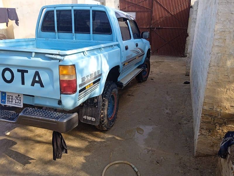 Toyota Hilux 1990 5