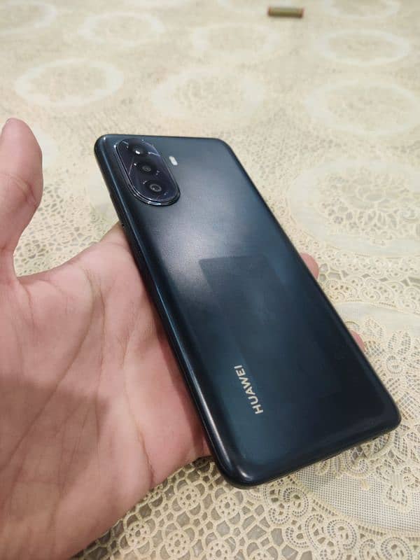 Huawei nova y71 3