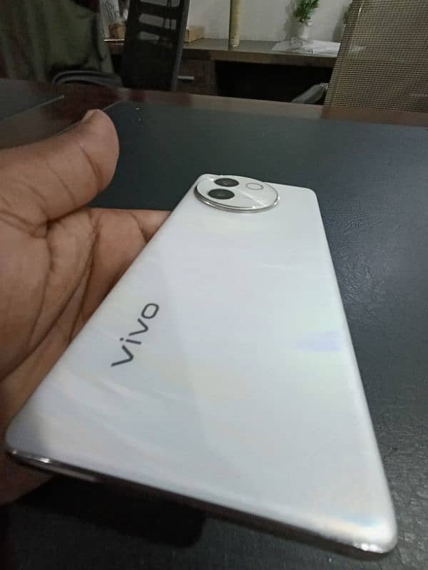 VIVO V30_E_5G . . . 8+8/256 URGENT SALE 7