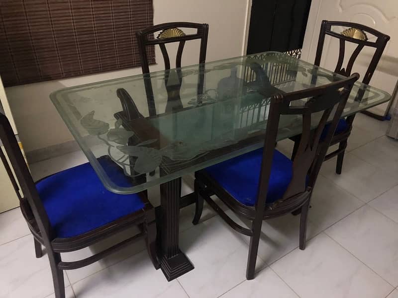 Dinning table with four chair 0