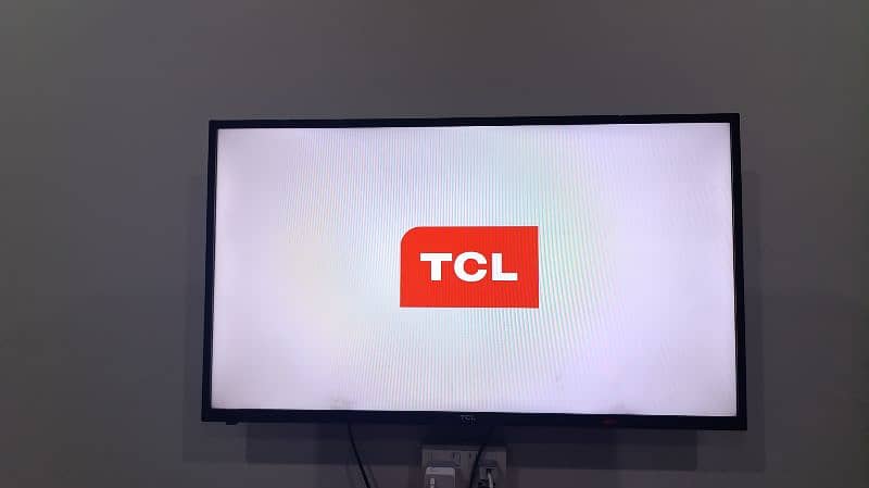 TCL 40" LED 1