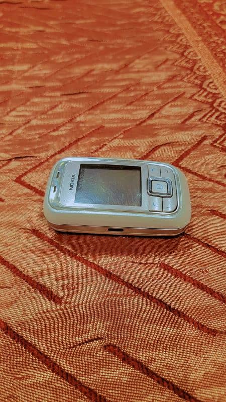 Nokia 6111.2005 Old Model Special for Students ( Girls ) 1