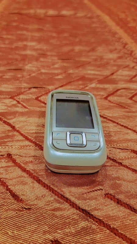 Nokia 6111.2005 Old Model Special for Students ( Girls ) 2