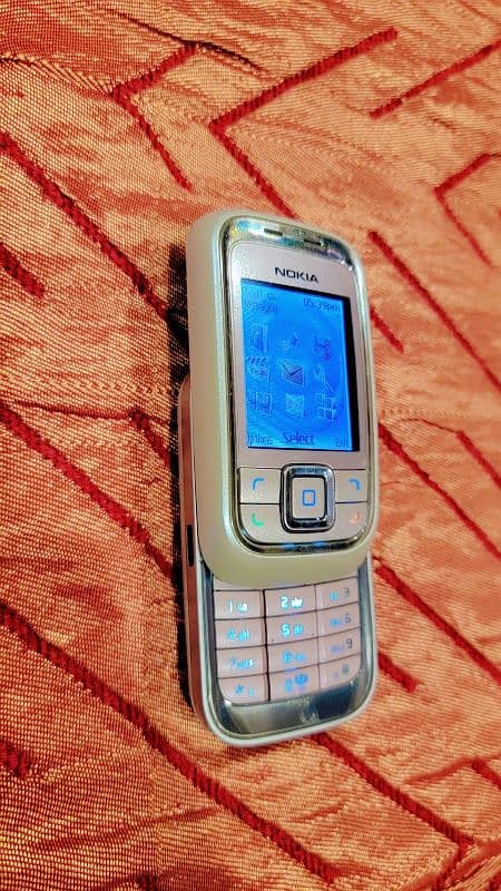 Nokia 6111.2005 Old Model Special for Students ( Girls ) 6