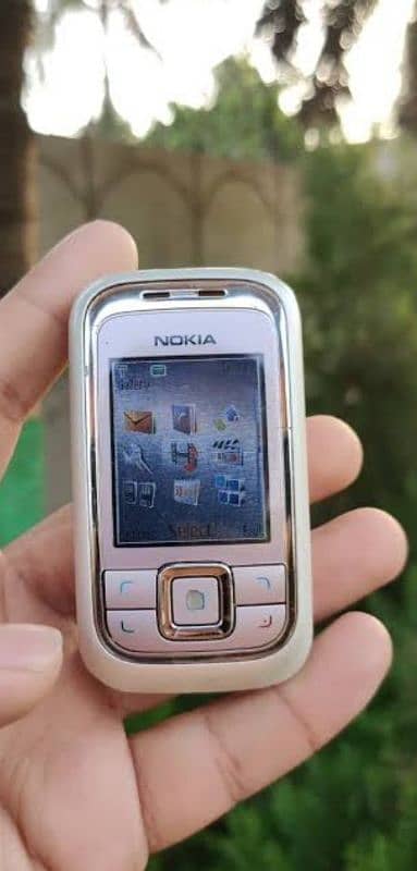 Nokia 6111.2005 Old Model Special for Students ( Girls ) 19