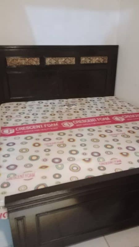 complete bed set sale on urgent Basis 6