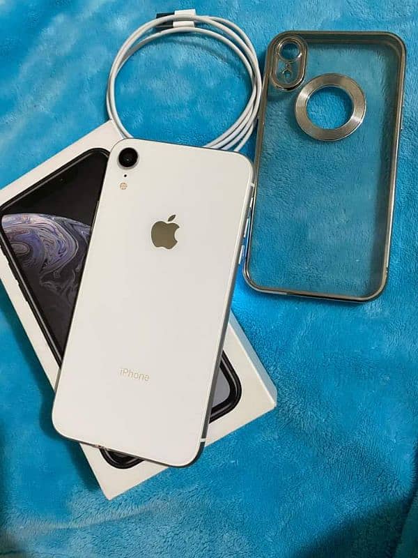 iPhone XR 128 With Full Box 0