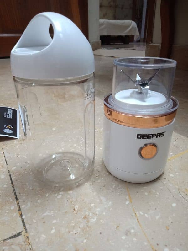 mini electric juicer 4