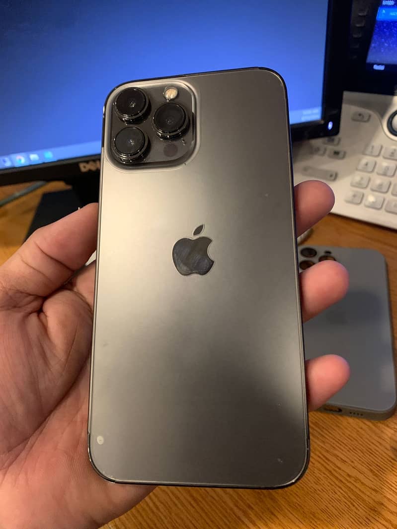 Apple iPhone 13 Pro Max 3