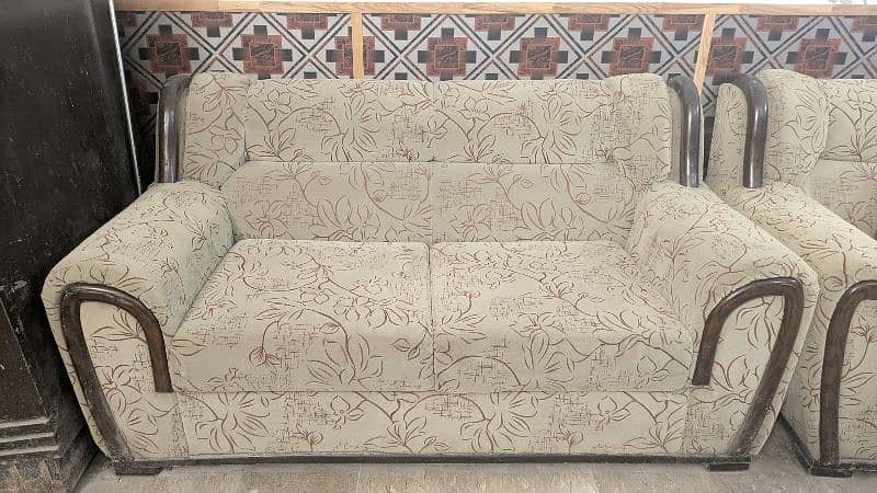 5 seater sofa 0