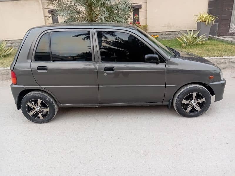 Daihatsu Cuore 2005 1