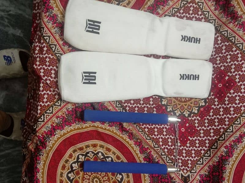 Nanchecks and shin pad for sale condition very good you can use it 2