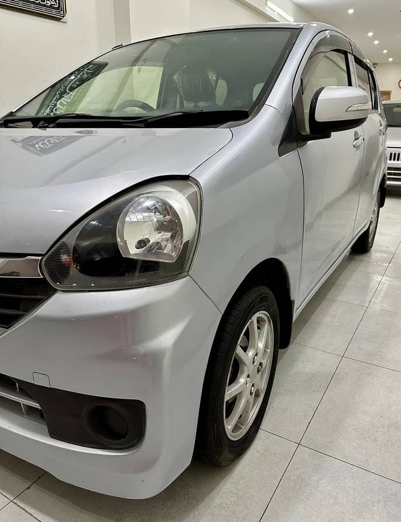 Daihatsu Mira 2015 1