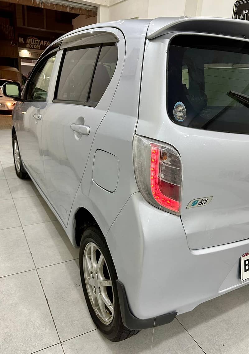 Daihatsu Mira 2015 4