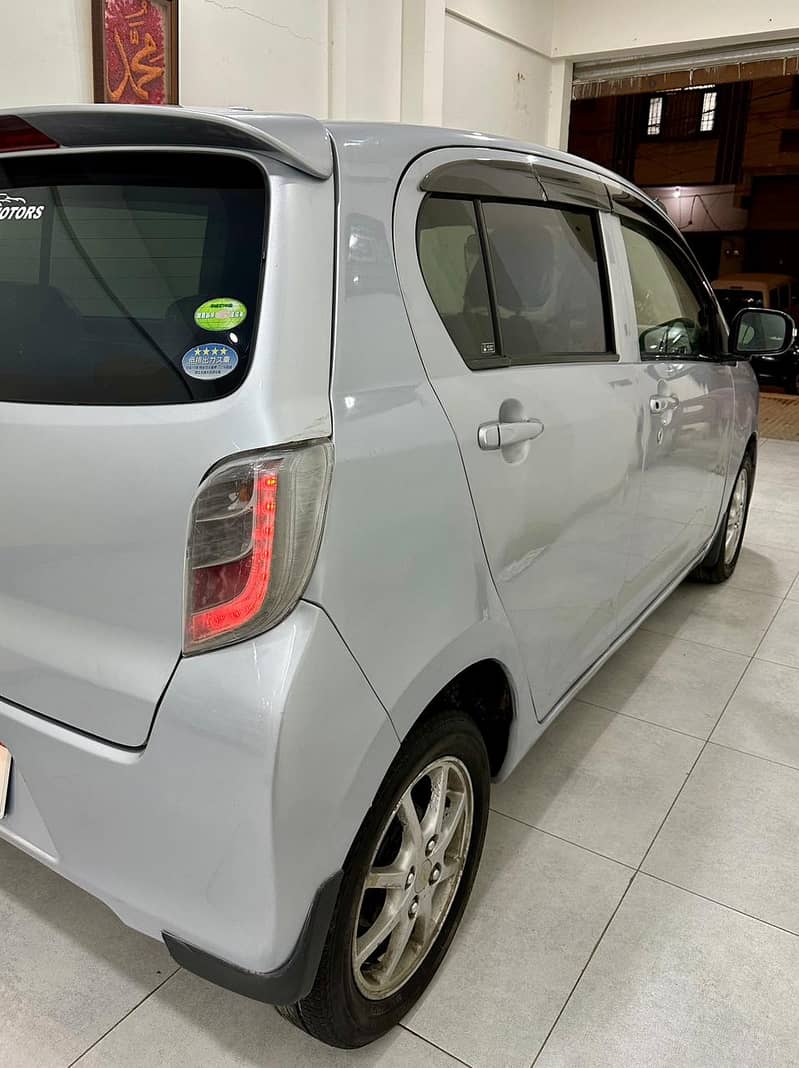 Daihatsu Mira 2015 5