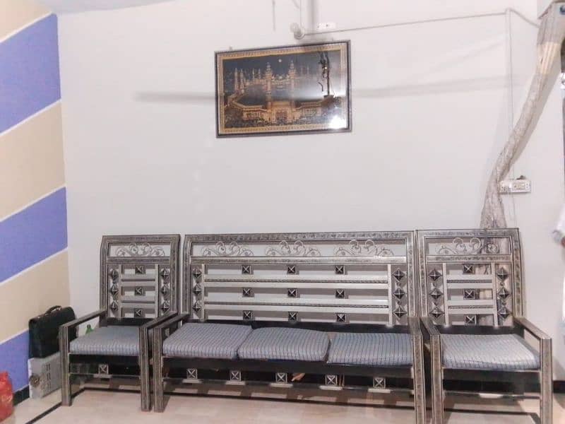 Iron made Sofa 5 seater. 1