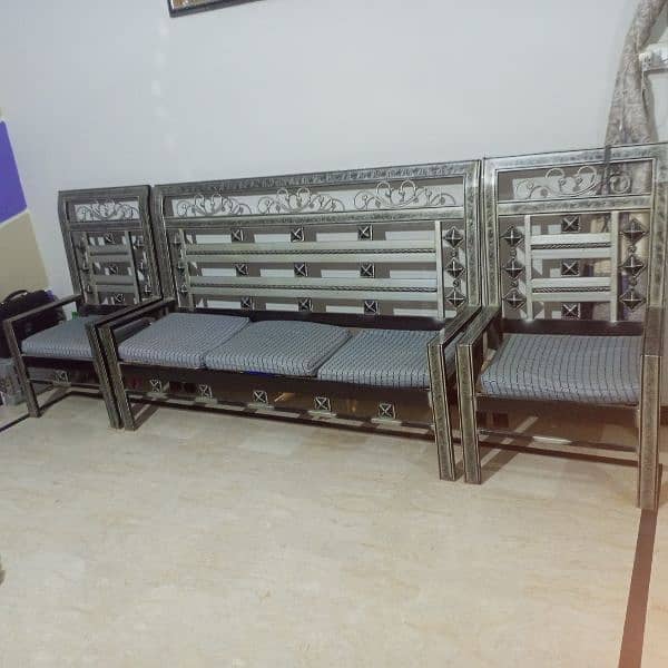 Iron made Sofa 5 seater. 2