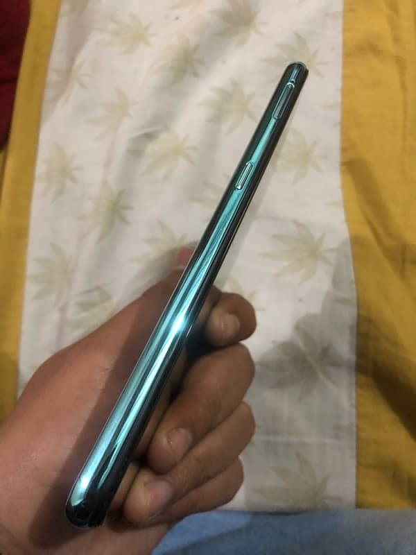 i want to sale urgent vivo s1 with shade panel 10