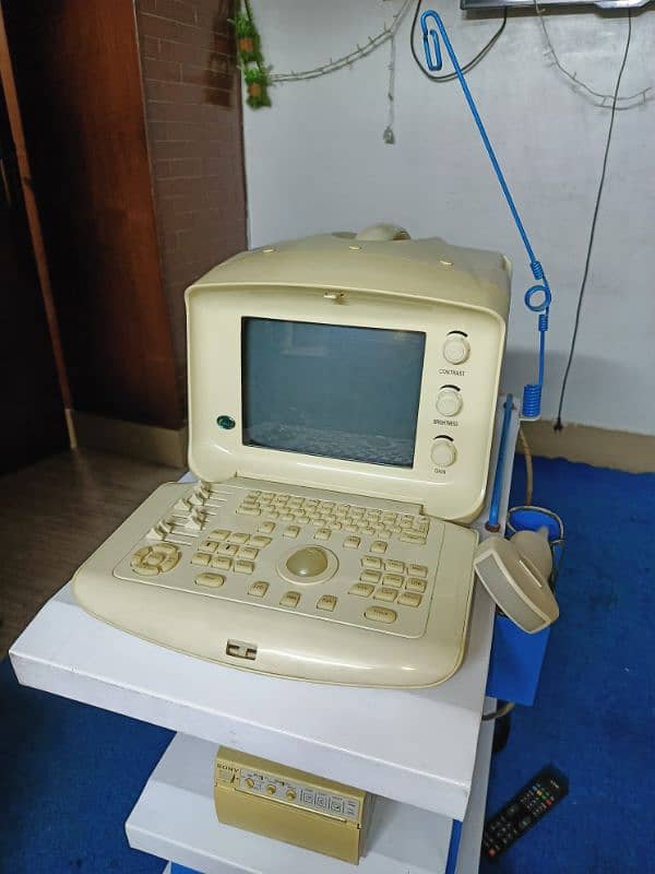 Ultrasound Machine With Printer And Trolley 2