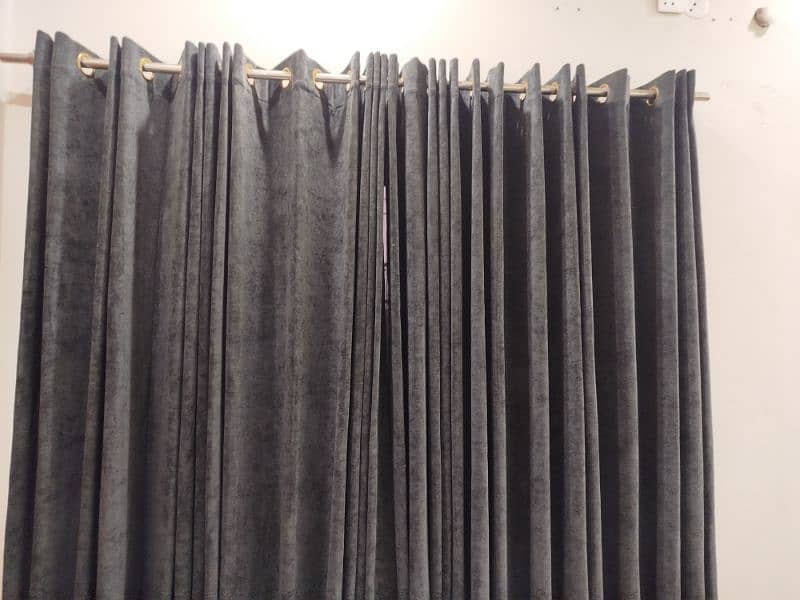 barie's curtains 0