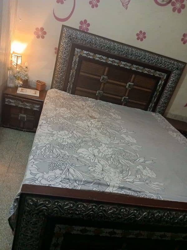 Bed Set, Center Table And BED accessories available Reasonable Price 4