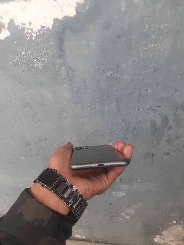 iPhone 11 for sale 3