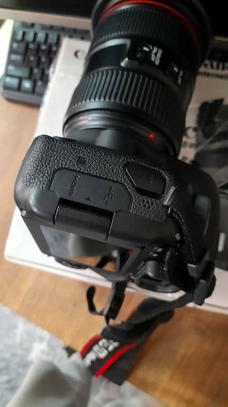 Canon 6d Mark ii With Canon EF 24-105mm f/4L IS ii usm Lens 3