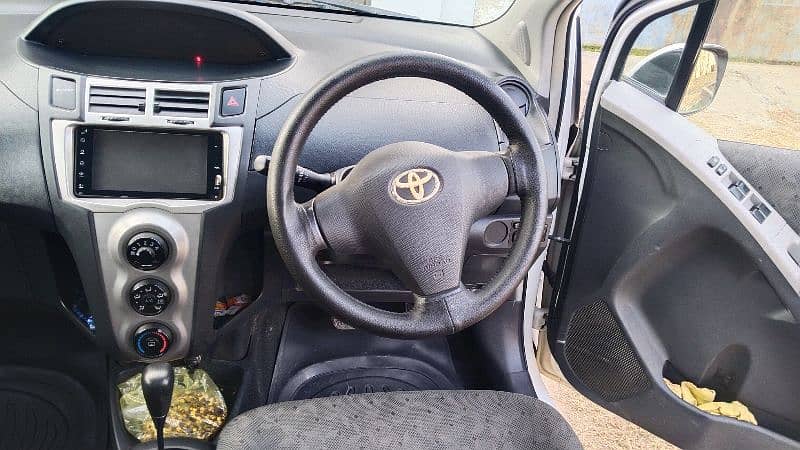 Toyota Vitz 2010 5