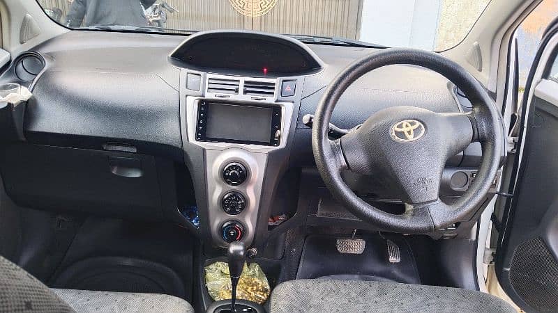 Toyota Vitz 2010 7