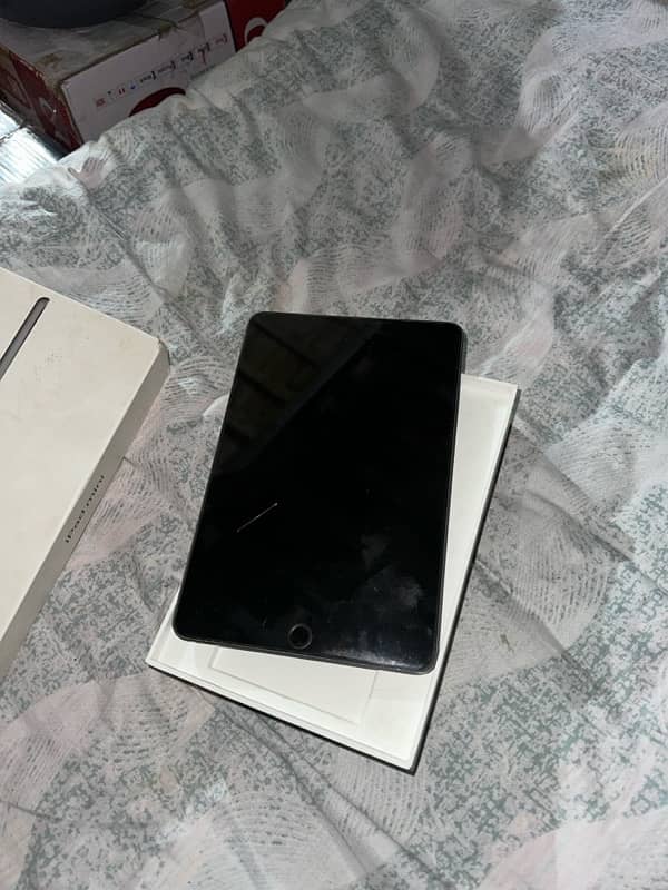 iPad mini 5  : 64Gb  9/10 condition 0