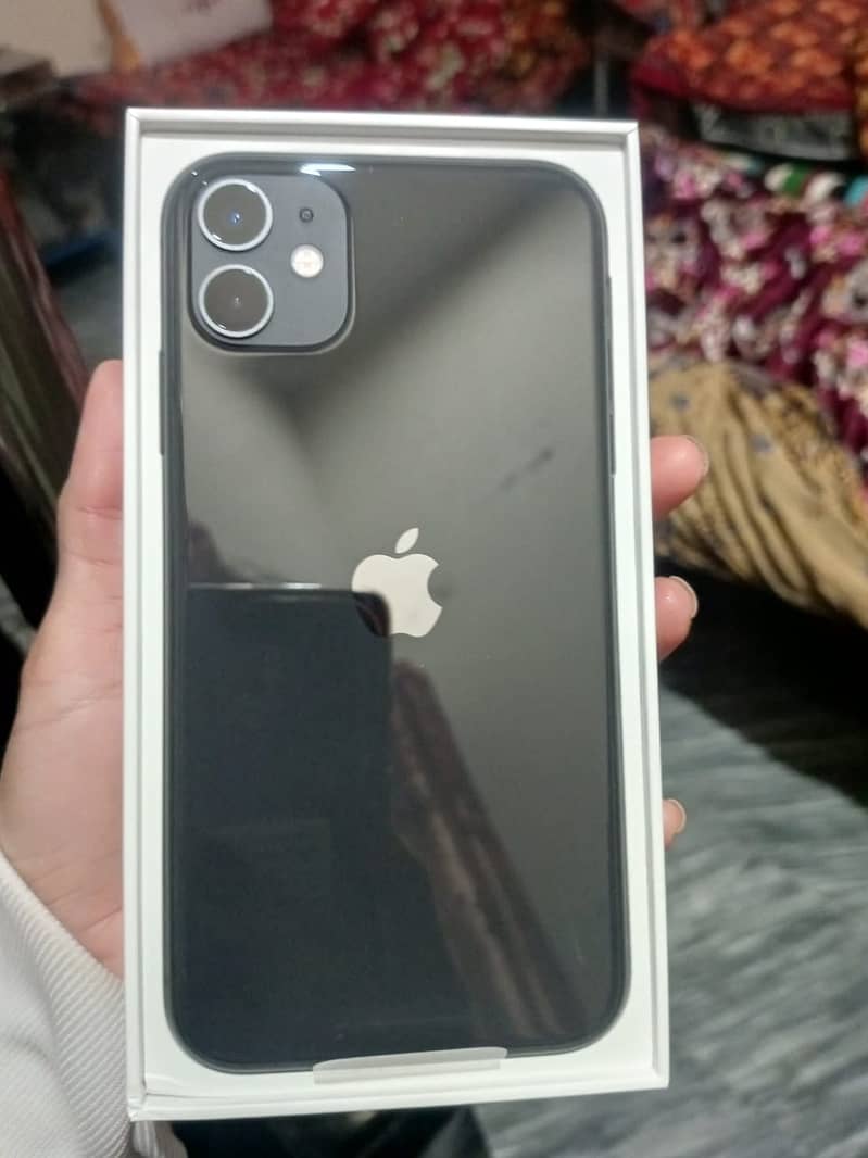 Apple iPhone 11 4