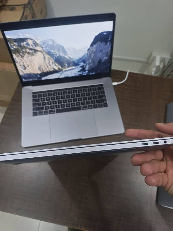 MACBOOK PRO 2019 16 INCH TOUCHBAR CORE I9 8 CORE 16GB RAM 512GB SSD 3