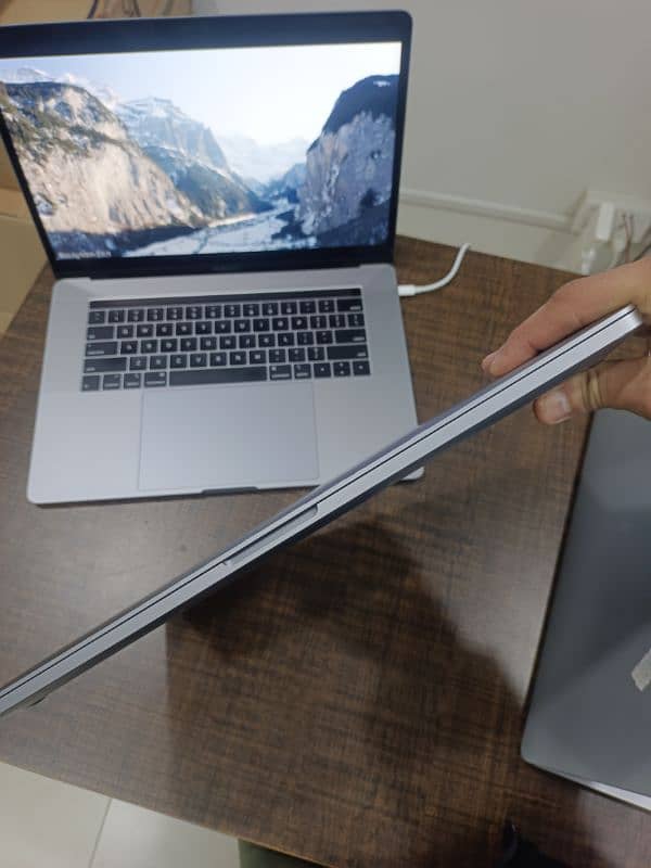 MACBOOK PRO 2019 16 INCH TOUCHBAR CORE I9 8 CORE 16GB RAM 512GB SSD 4