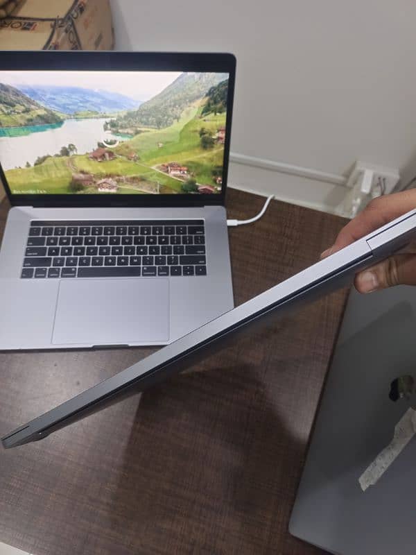 MACBOOK PRO 2019 16 INCH TOUCHBAR CORE I9 8 CORE 16GB RAM 512GB SSD 6