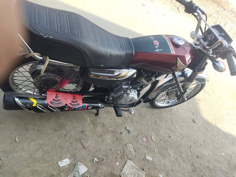 Honda 125 self start. 4