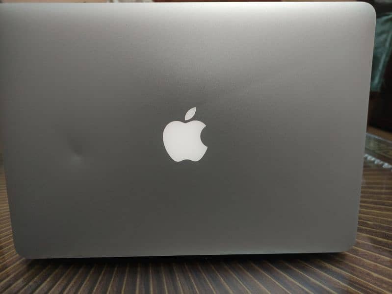 MacBook pro 2013 earlier | 13.3 inch with Intel HD Graphics Display 6