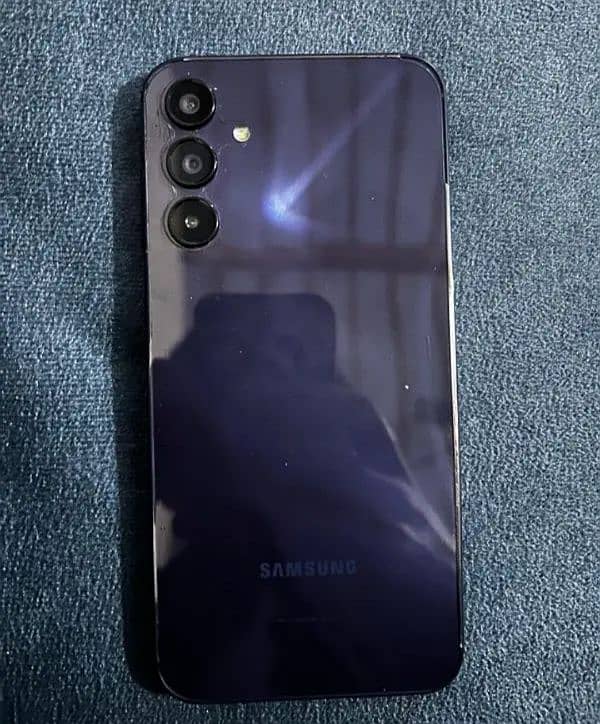 I am selling samsung a15 non pta no box only lead 1