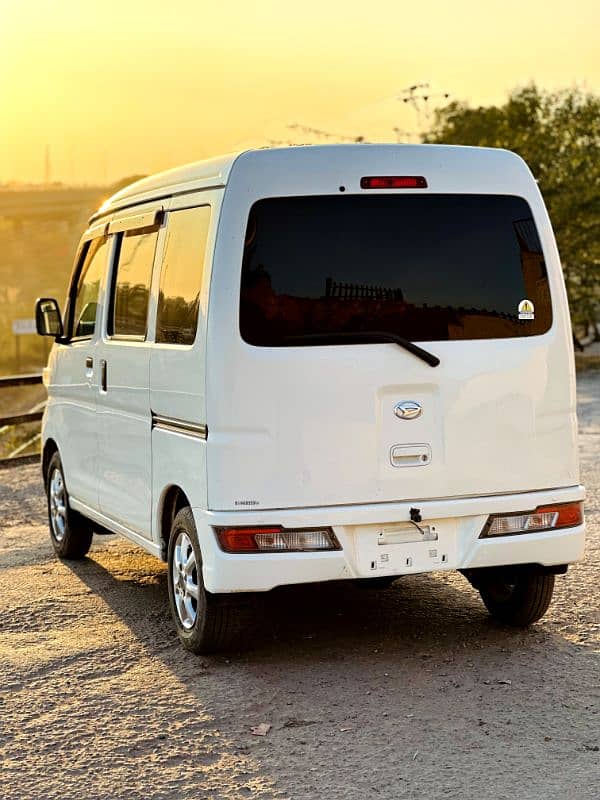 Daihatsu Hijet 2019 3