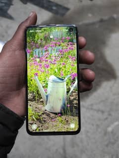 Samsung s10e