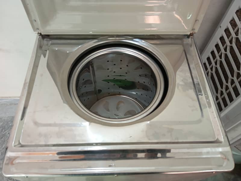 Al Karam Washing Machine and Dryer 1