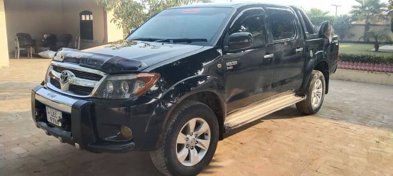 Toyota Hilux 2011 1