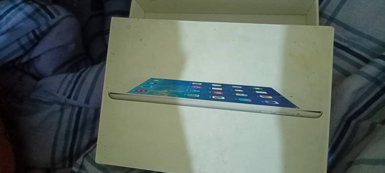 Apple ipad air with complete box . . . 2