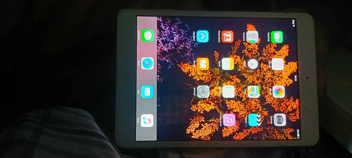 Apple ipad air with complete box . . . 5