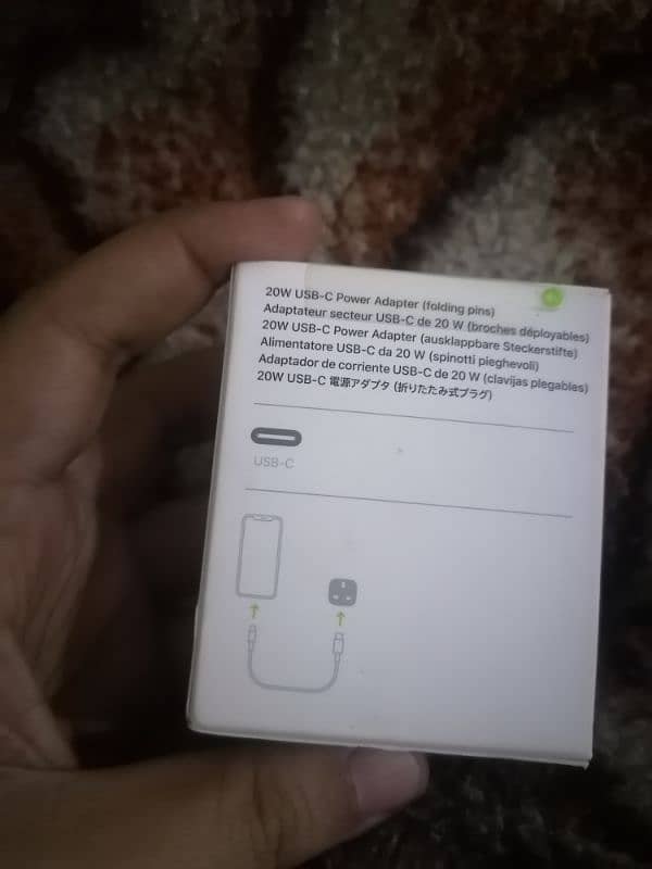 Apple usb - c 20 w power adapter 1