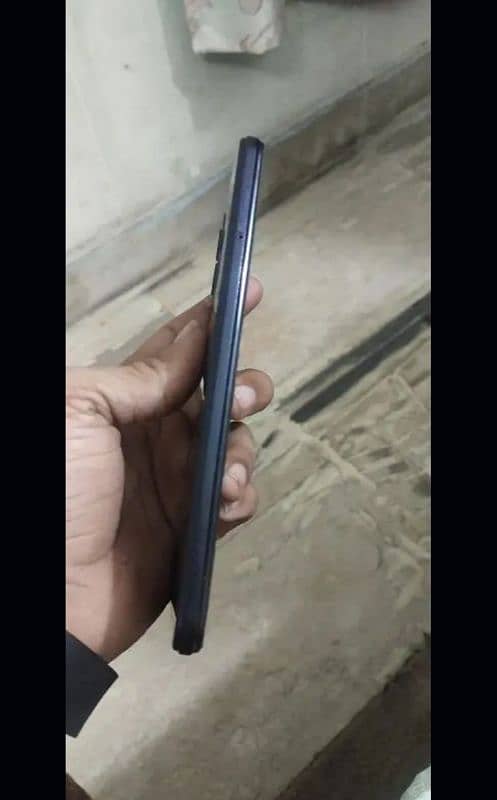 Infinix Hot 12   6/128 1