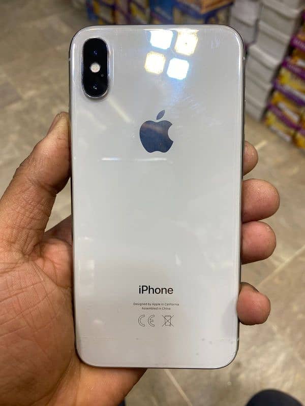 iphone x pta approved with box.   argent sale no exchange 0