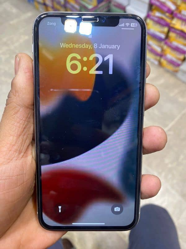 iphone x pta approved with box.   argent sale no exchange 2