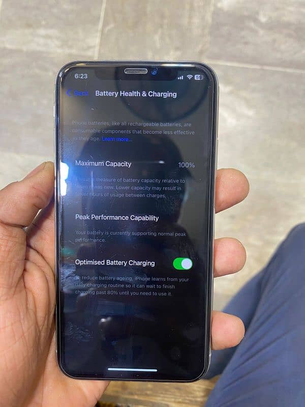 iphone x pta approved with box.   argent sale no exchange 4