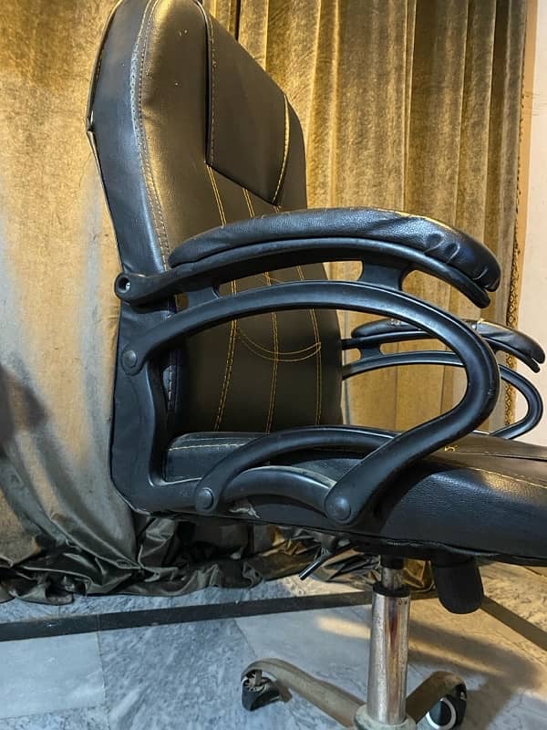 Office and gaming chair 5