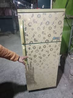 waves fridge for sell 6 year used totally genioun no repair